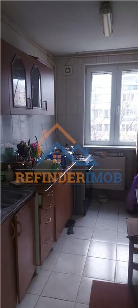 Vanzare apartament 3 camere Drumul Taberei - Parc Moghiros